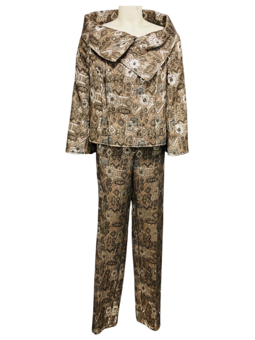 OSCAR DE LA RENTA TAUPE / SILVER METALLIC JACQUARD JACKET AND PANTS SUIT SET